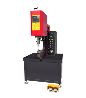 自動壓鉚機S618-NC